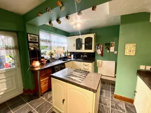 Kitchen- click for photo gallery
